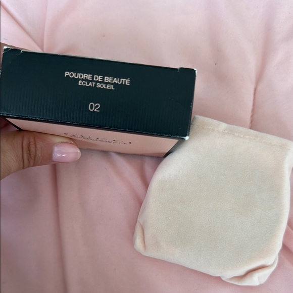 Gucci Bronzing Powder - Picture 2 of 3